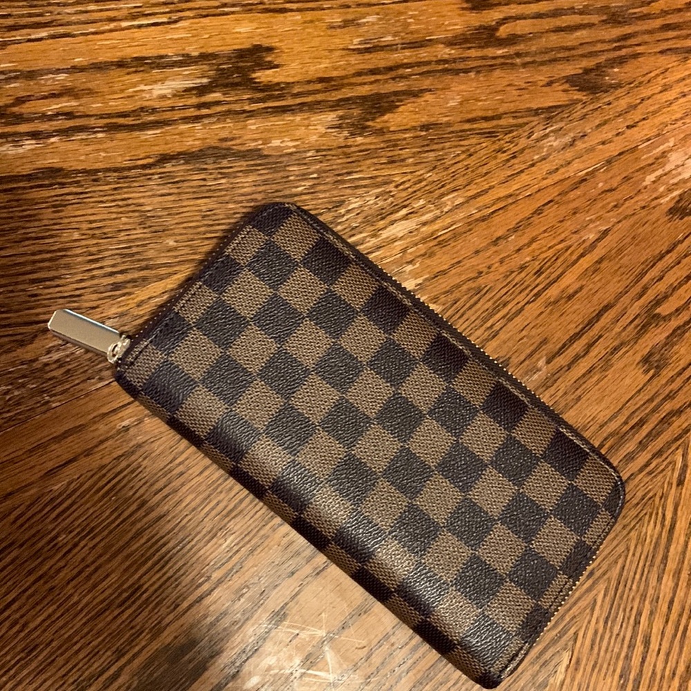 Daisy Rose wallet